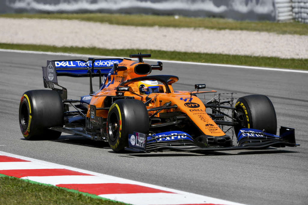 Sérgio disse ter “adorado” pilotar o carro da McLaren