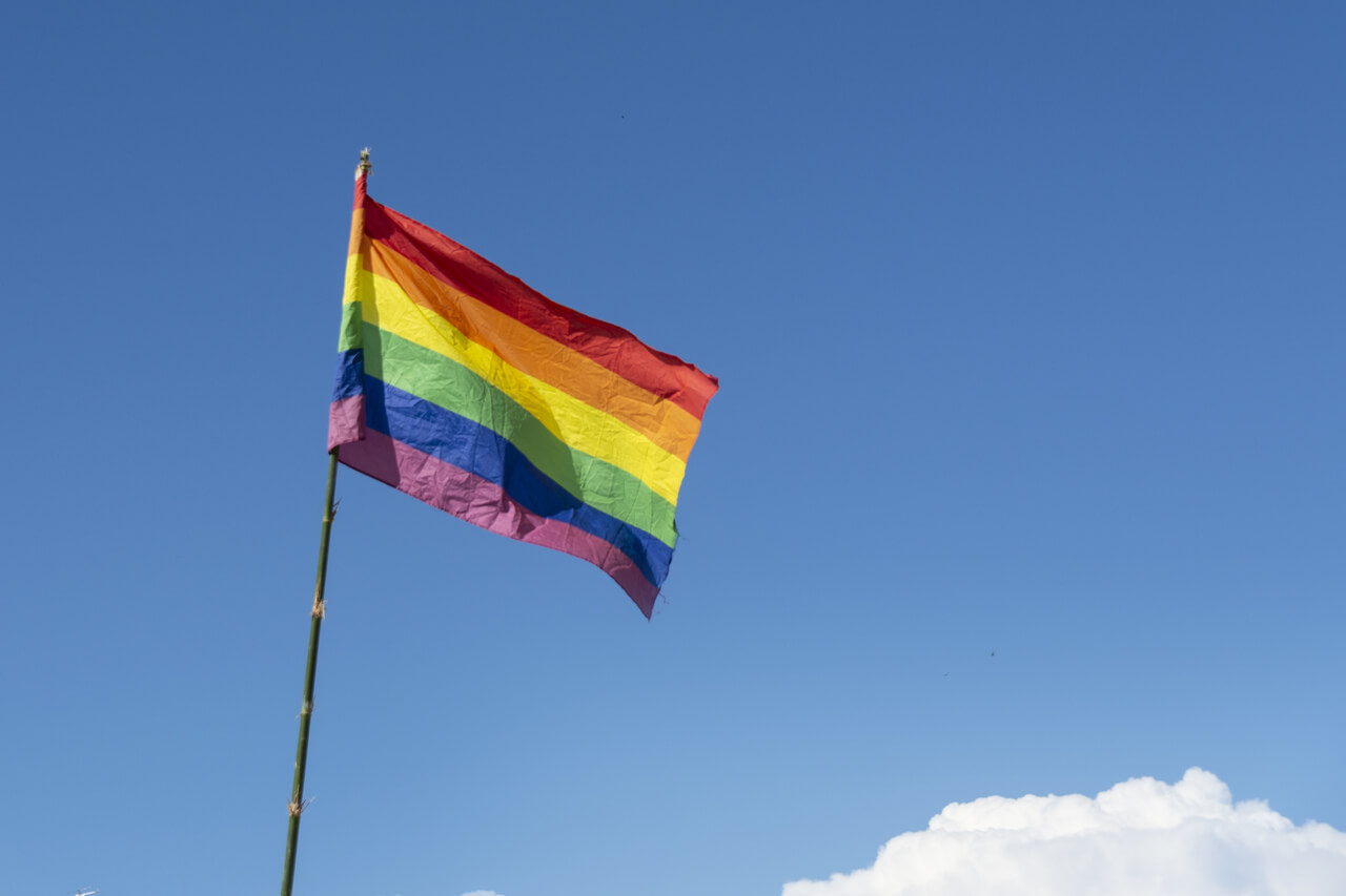 Dia do Orgulho LGBTQIA+: 6 histórias de liberdade e ousadia pra ensinar e inspirar