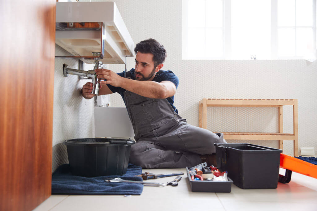 7 manutenções básicas para cuidar da sua casa